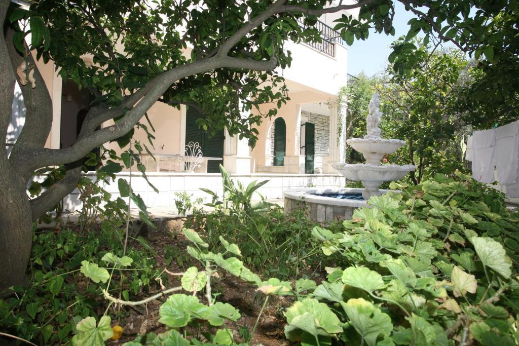 Aphrodite Apartments Nisaki  ภายนอก รูปภาพ